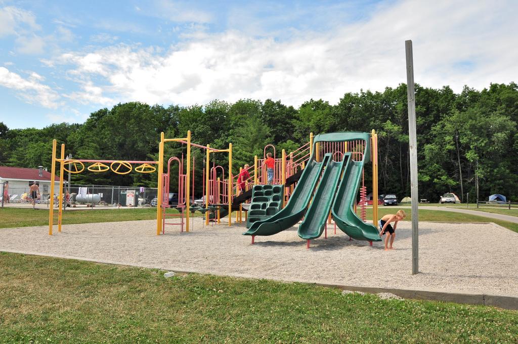 Plymouth Rock Camping Resort Basic Cabin Elkhart Lake Luaran gambar